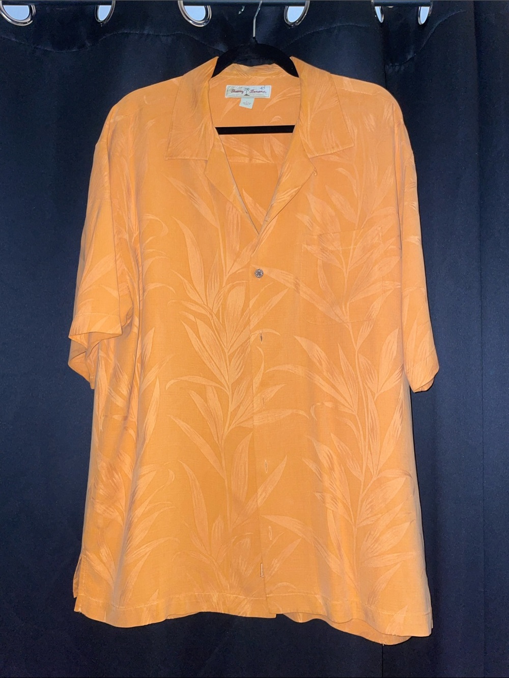 Tommy Bahama 100% Silk Camp Shirt, Size L, Apricot/Orange, All Over Leaf Jacquar